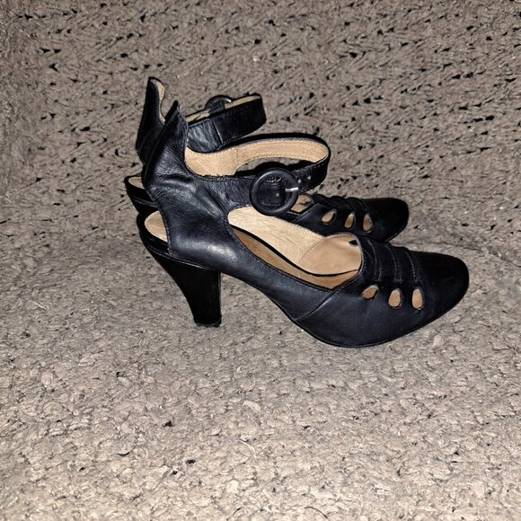 MIZ MOOZ-Strawberry-Black Leather-Ankle Wrap Heels-Sz 8-Excellent - Picture 5 of 8